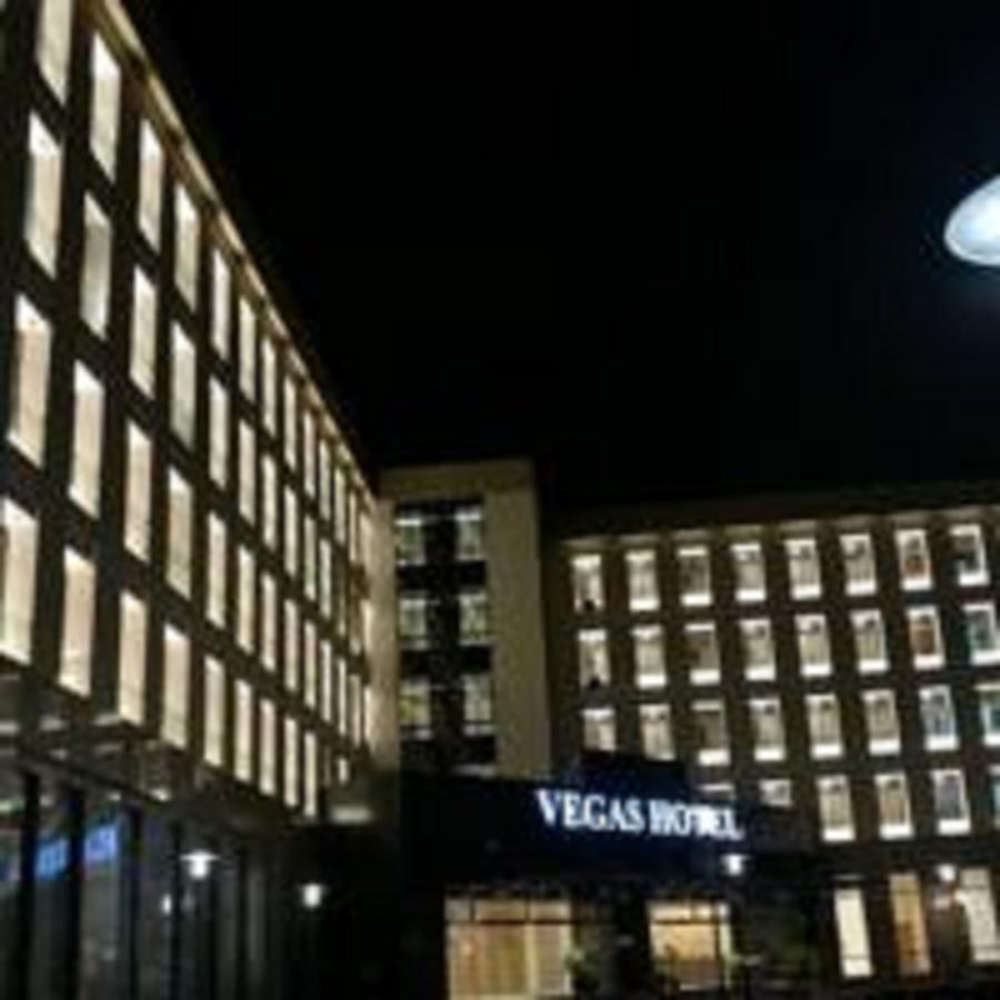 Vegas Hotel - Nay Pyi Taw Naypyidaw Ngoại thất bức ảnh